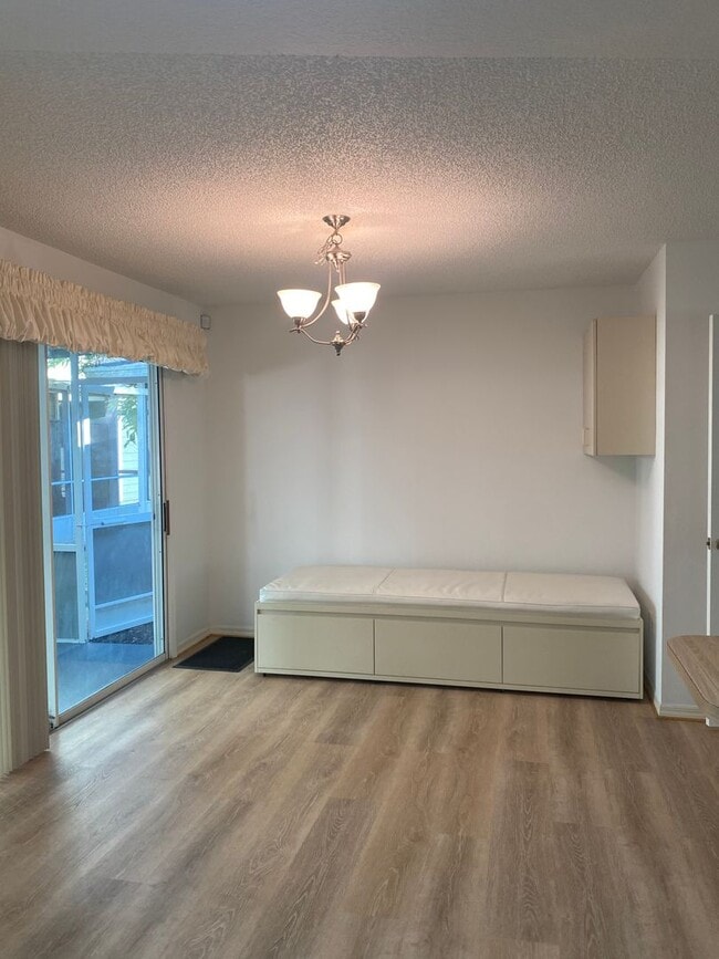 Building Photo - Spacious 3 Bedroom's, 2.5 bath condo in Lakeview Village.