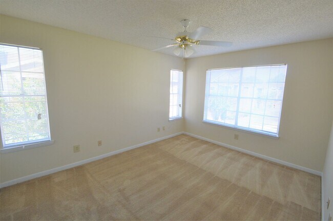 Building Photo - ORLANDO: Regency Gardens, AVAILABLE  NOVEM...