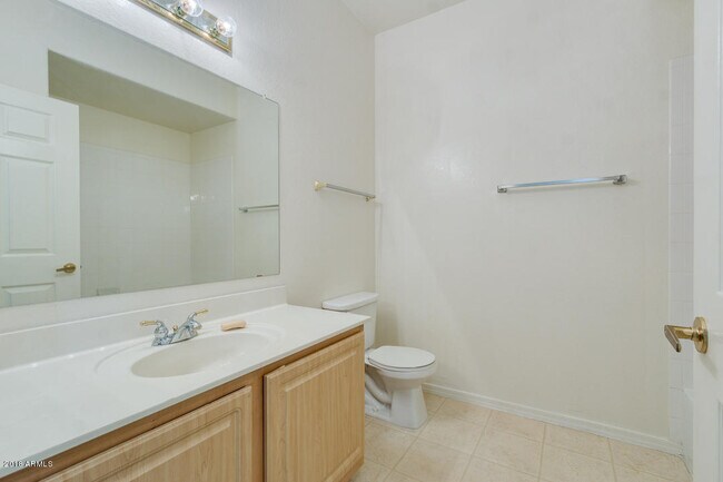 Building Photo - 15225 N 100th St