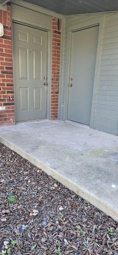 Building Photo - 1401 Janis Dr