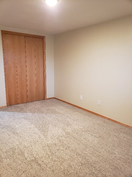 Building Photo - 107 Orchard Park Ln