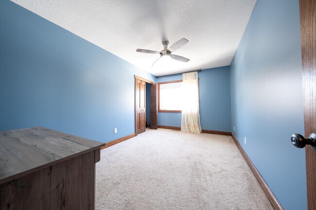 Building Photo - 15678 Duck Pond Way