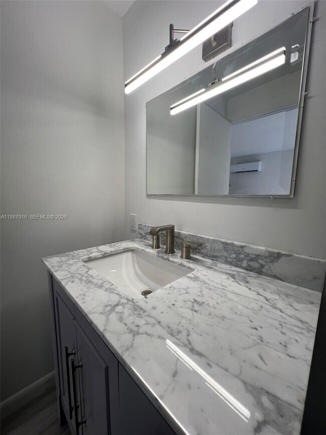 Building Photo - 11500 SW 40th St