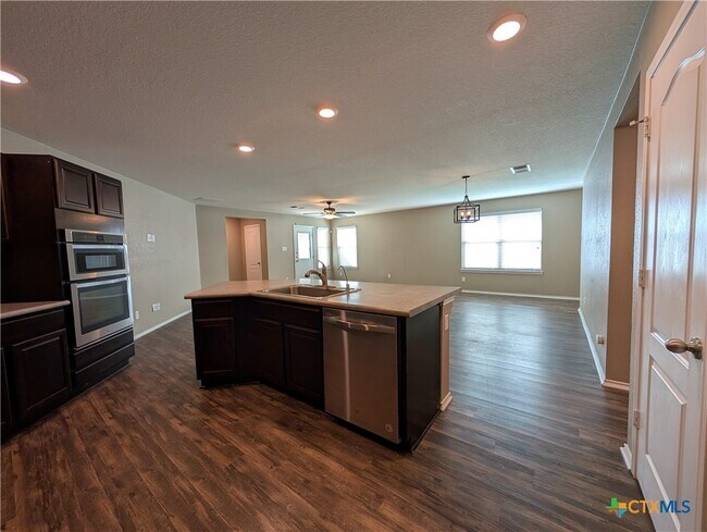 Building Photo - 2096 Brandywine Dr