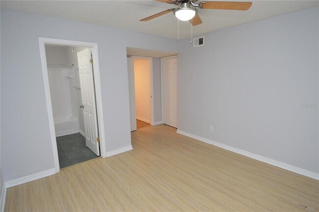 Building Photo - 8613 Mallard Reserve Dr