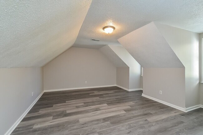 Building Photo - 2464 Green Glen Dr