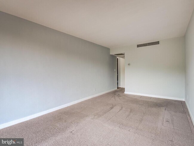 Building Photo - 11400 Washington Plaza W