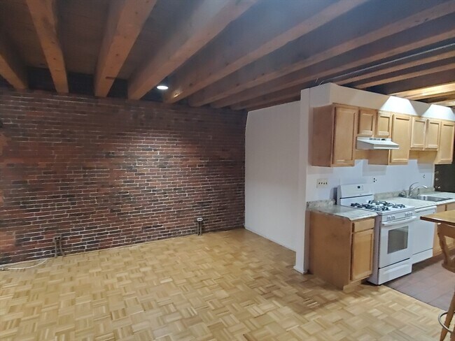 Building Photo - 57 Fulton St