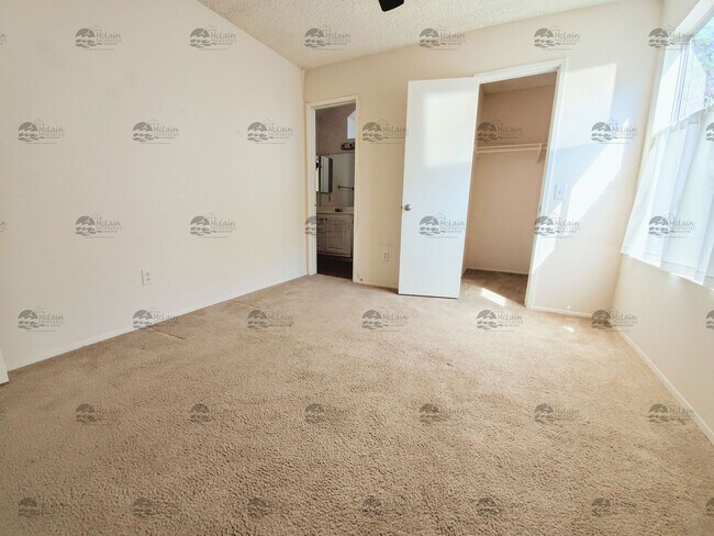 Building Photo - 3 Bedroom, 2.5 Bathroom in Rancho Del Oro!