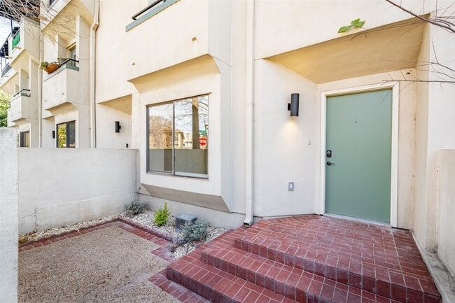 Building Photo - 4030 Gilbert Ave