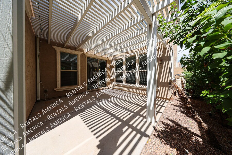 Building Photo - 8959 W Northview Ave