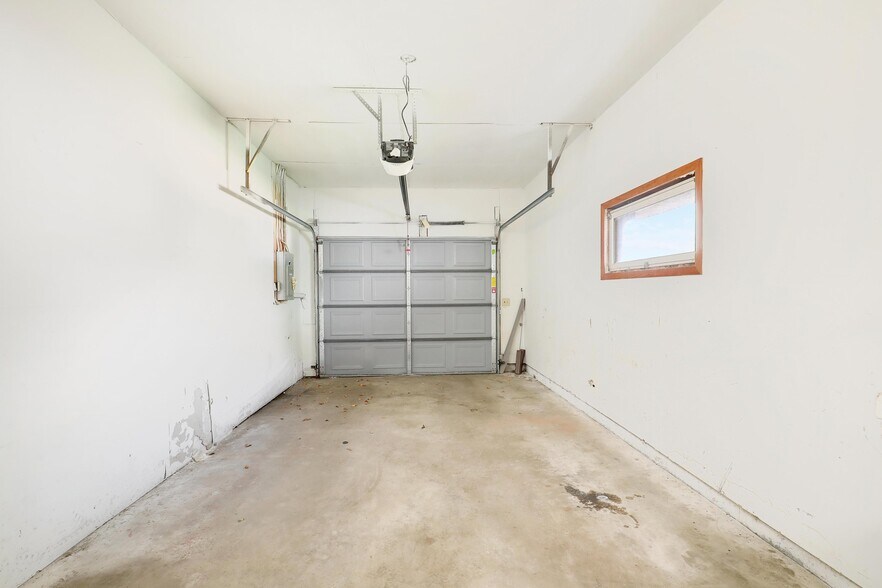 Building Photo - 12145 62nd Ave N