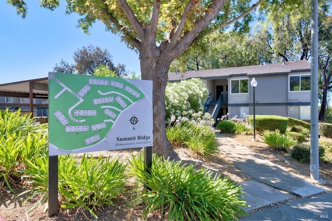 Building Photo - 355 Parkview Terrace