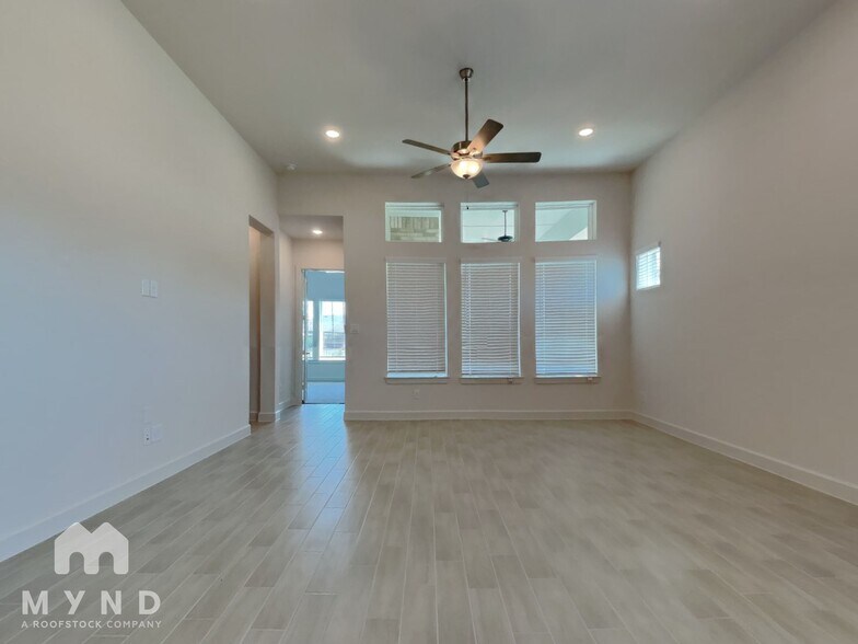 Building Photo - 15170 London Gavroche Ln