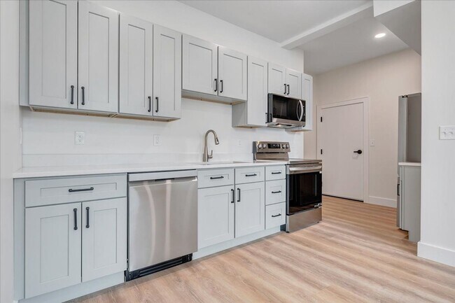 Building Photo - 2BR Apartment in Vinton - Premium Finishes!