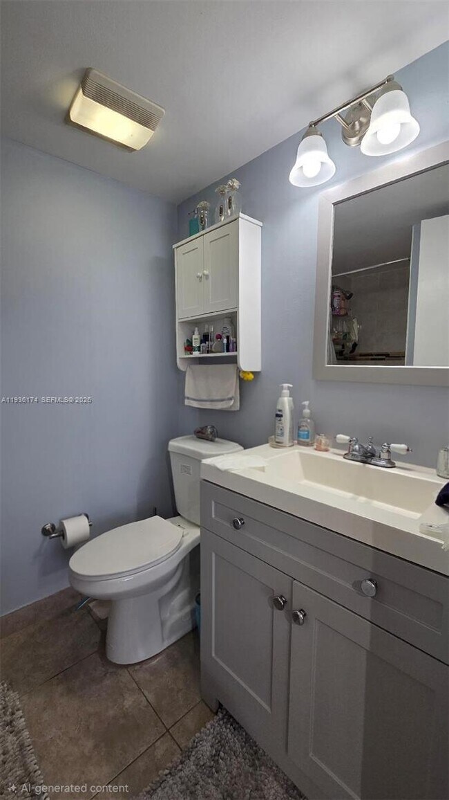 Building Photo - 3000 Sunrise Lakes Dr W