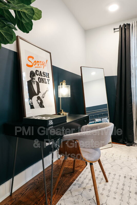 Building Photo - 11 N Hill St