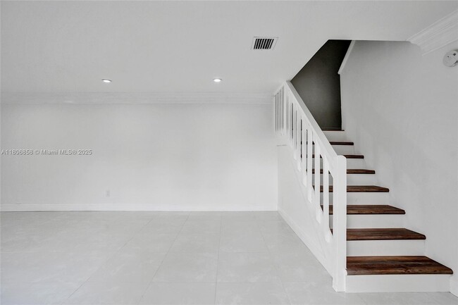 Building Photo - 7947 Tam Oshanter Blvd