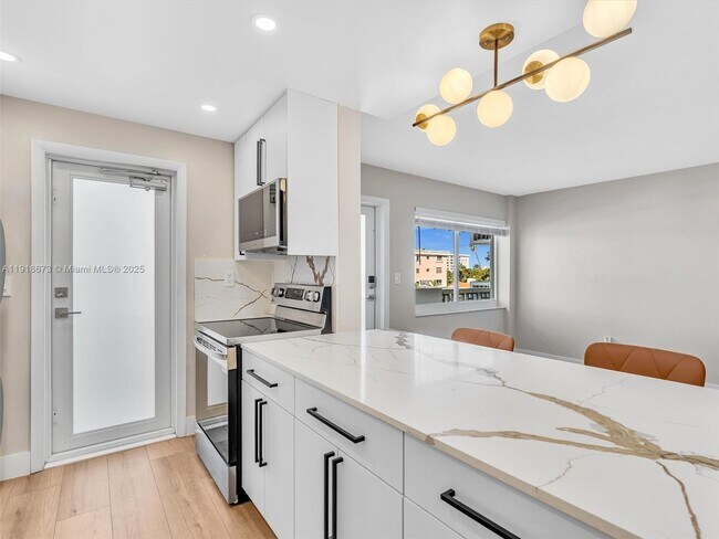 Building Photo - 1030 9th St