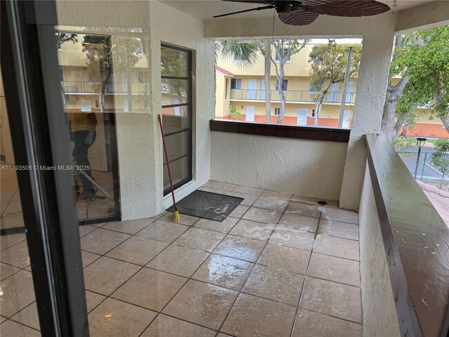 Building Photo - 9040 SW 125th Ave