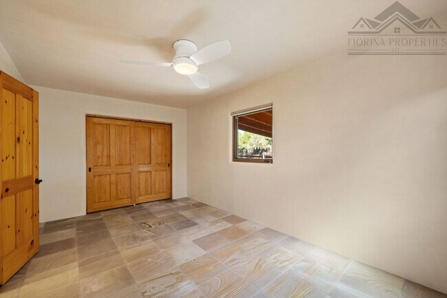 Building Photo - 659 Bishops Lodge Rd