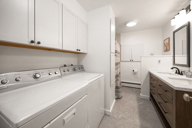 Building Photo - 420 N 6th Ave