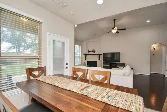 Building Photo - 17510 Woodfalls Ln