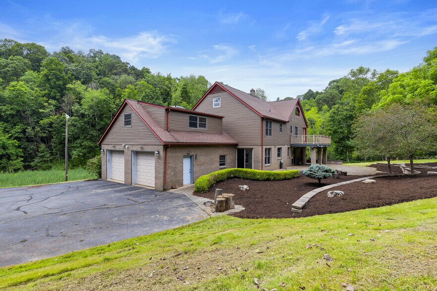 Building Photo - 5150 Mamont Rd