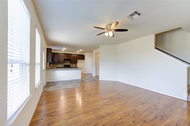 Building Photo - 10907 Woodland Leaf Ln