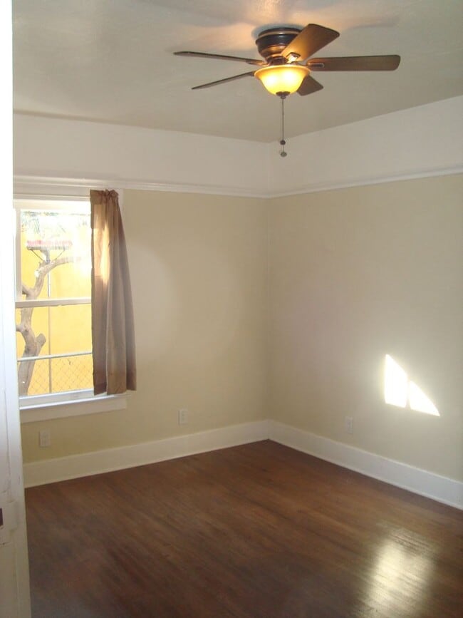 Building Photo - 1378-1380 W 30th Street