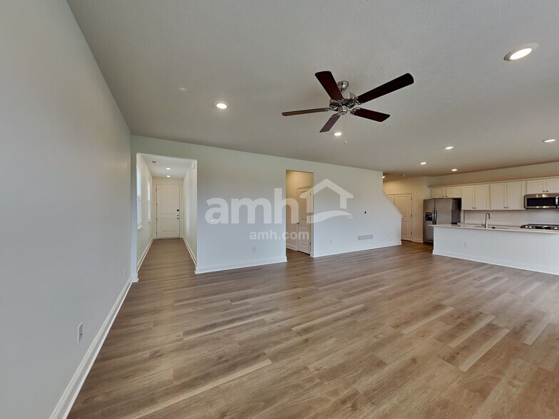 Building Photo - 9166 Henley Ave