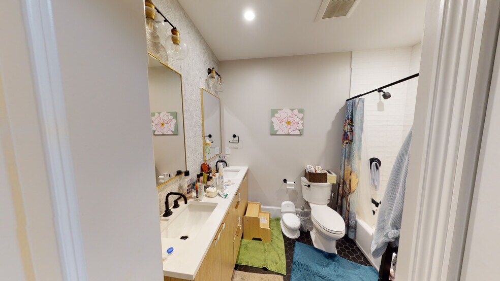 Building Photo - 15 Lanark Rd