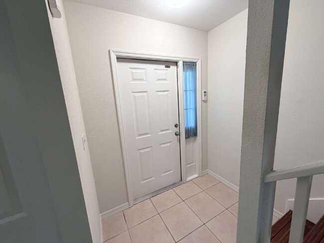 Building Photo - 2 Bedroom Lakeview Winter Haven Home Now Available for Rent!