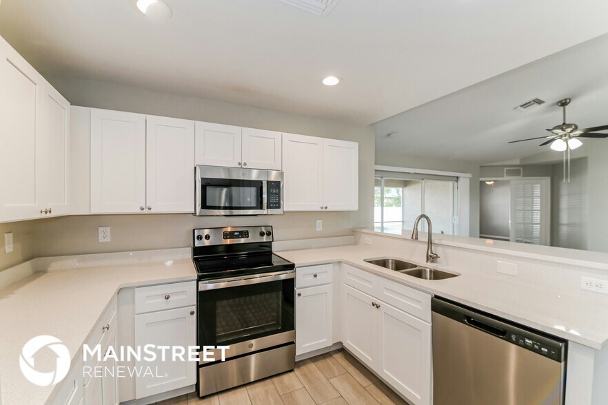 Building Photo - 2011 NW 23rd St