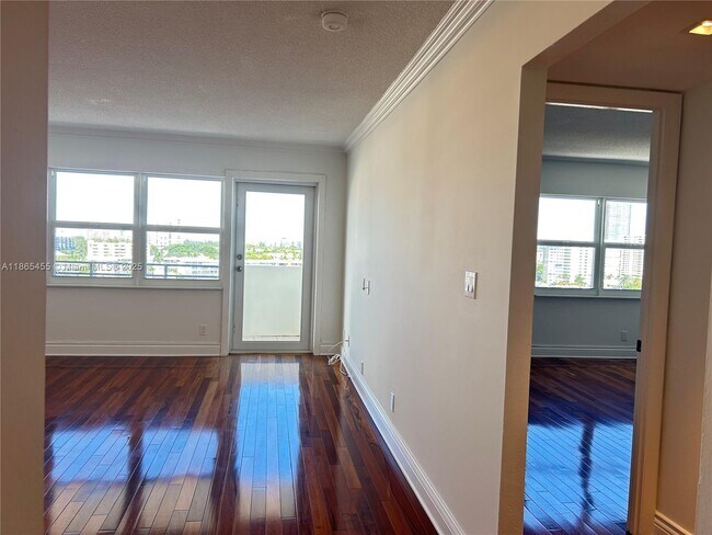 Building Photo - 401 Golden Isles Dr