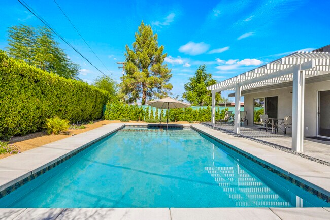 Building Photo - 37535 Melrose Dr