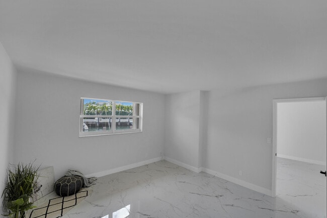 Building Photo - 750 NE Spanish River Blvd