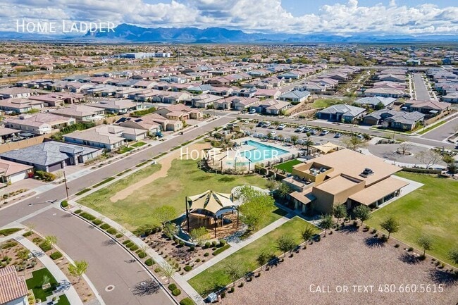 Building Photo - 9504 E Theia Dr
