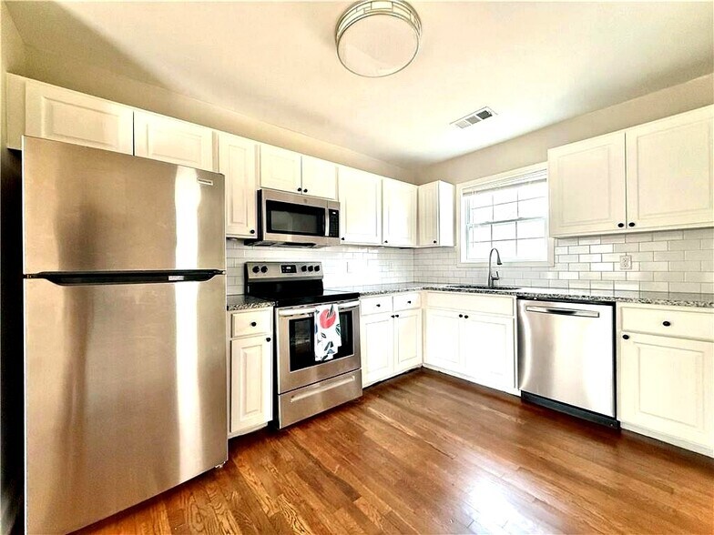 Building Photo - 1449 Lynford Dr SW