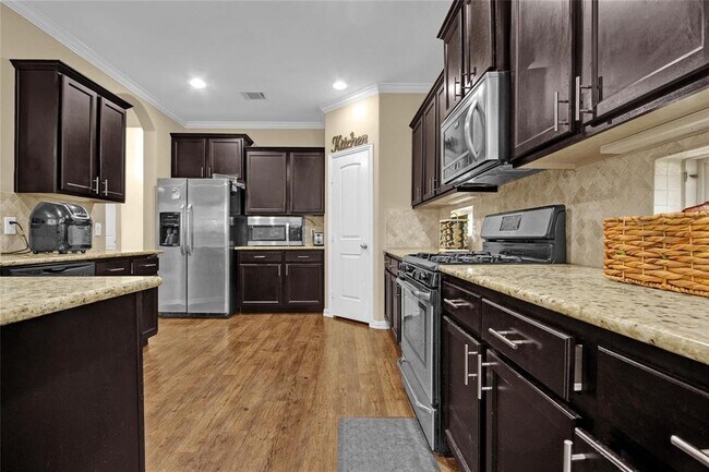 Building Photo - 6523 Point Hollow Ln
