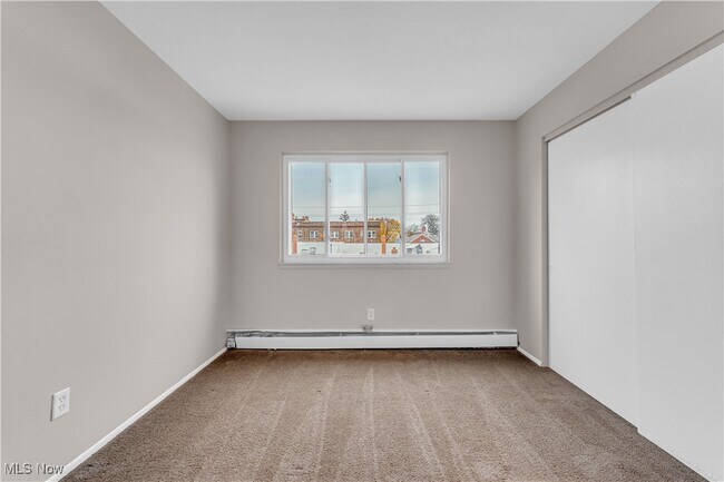 Building Photo - 1415 Wyandotte Ave