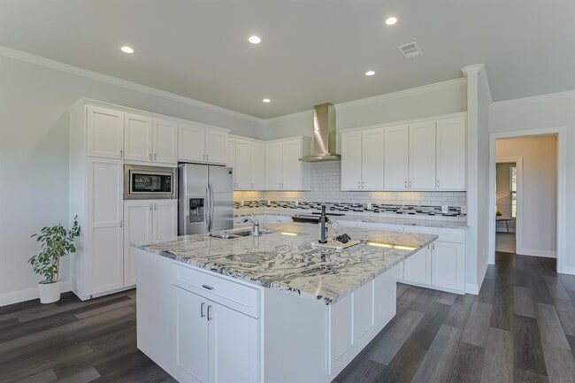 Building Photo - 21003 Twisting Trail