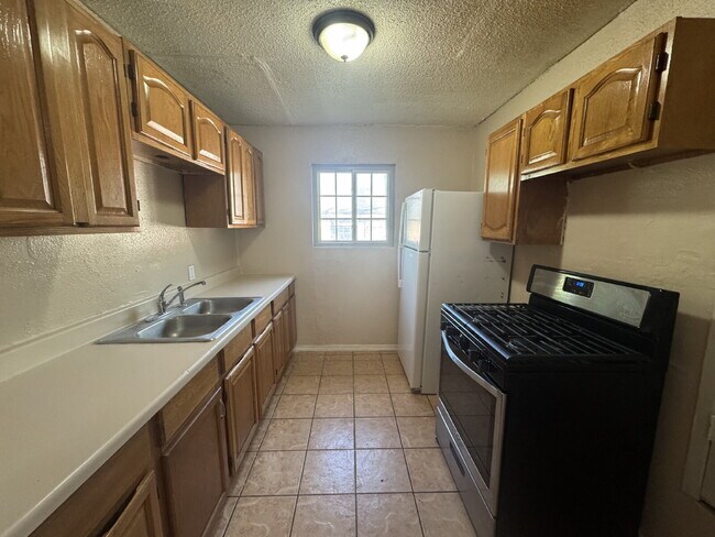 Building Photo - Fouplex unit ready to move in in Castle Hill!