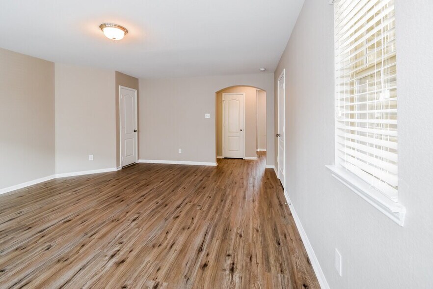 Building Photo - 5115 Misty Ln