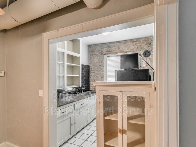 Building Photo - 429 NW 11th St