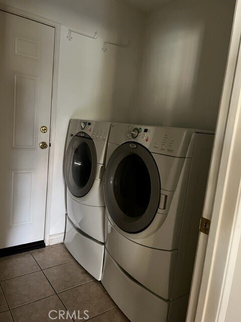 Building Photo - 25792 Iris Ave