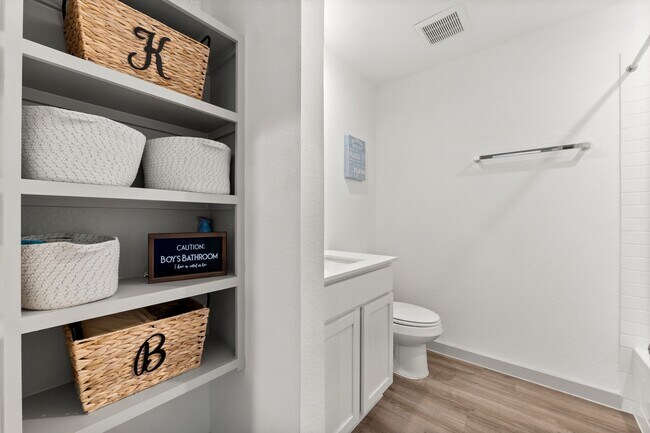 Building Photo - 1007 Cotswold Ct
