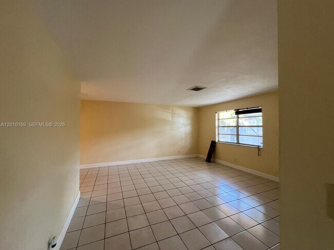 Building Photo - 5411 NW 22nd St