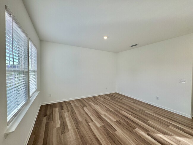 Building Photo - Be the First to Live in This Beautiful 5 B...