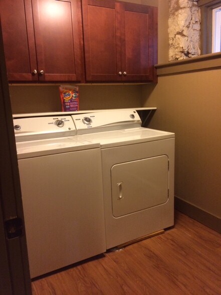 laundry - 1134 Locust St